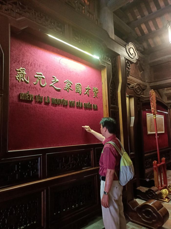 a3dd37e9eeab07f55eba-1 Thầy giáo 52 tuổi đi xe máy xuyên Việt, kể lúc chặn đầu ô tô trên 'đèo gió hú' 30