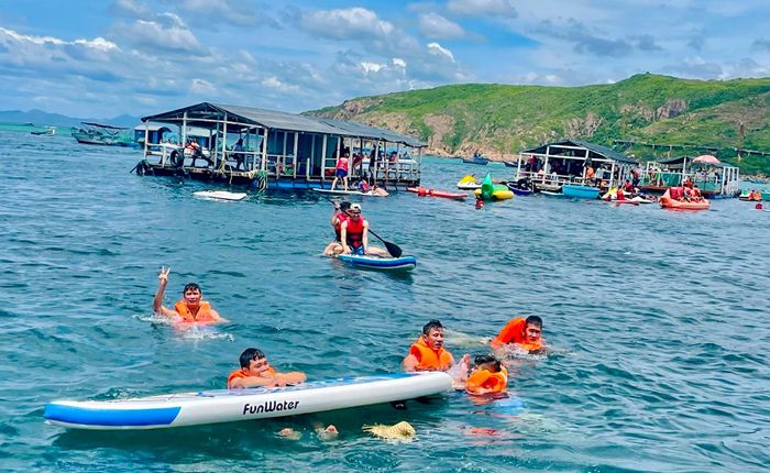 Chấn chỉnh hoạt động nhà hàng nổi tự phát ở Quy Nhơn 3