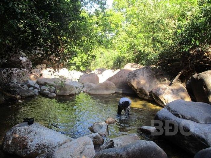 Khám phá suối Hai - Ba - Bốn 0