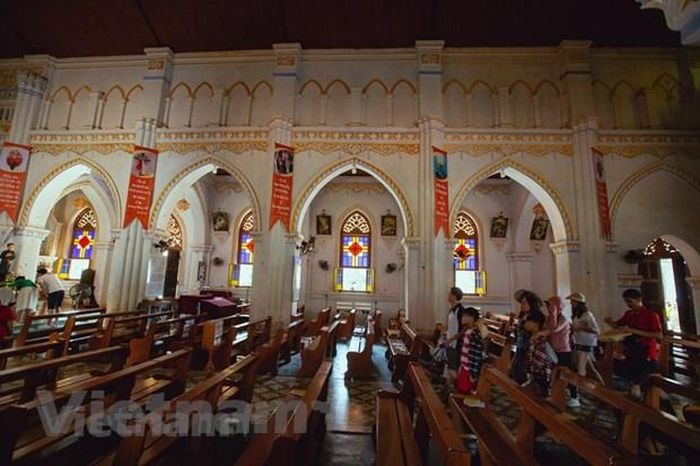 Một số điểm du lịch ở Phú Yên quá tải vì du khách tăng đột biến 0