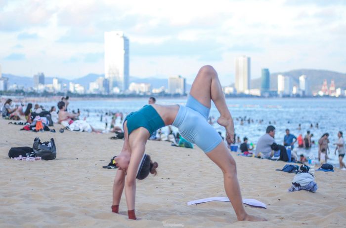 Biển Quy Nhơn đông đúc nhộn nhịp trong ngày đầu nghỉ lễ 2/9 11