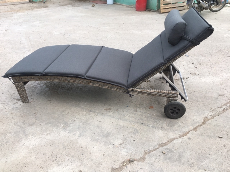 banghenhuagia2012 Bàn ghế nhựa giả mây