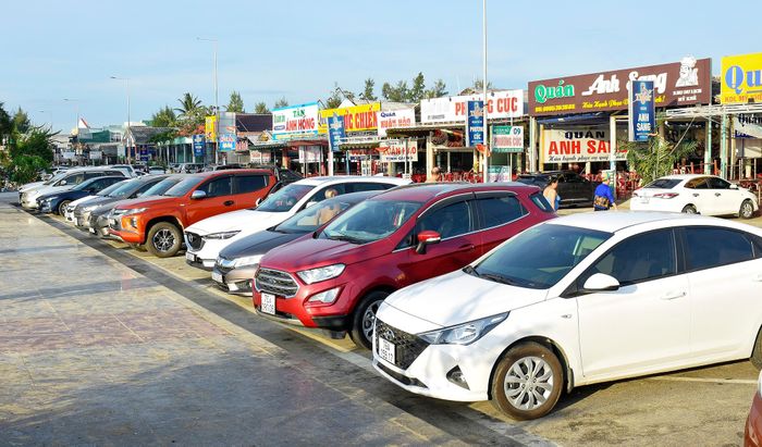 c017e6c8038aead4b39b Du khách đổ xô đến biển Bình Định, Quảng Ngãi đón bình minh 18