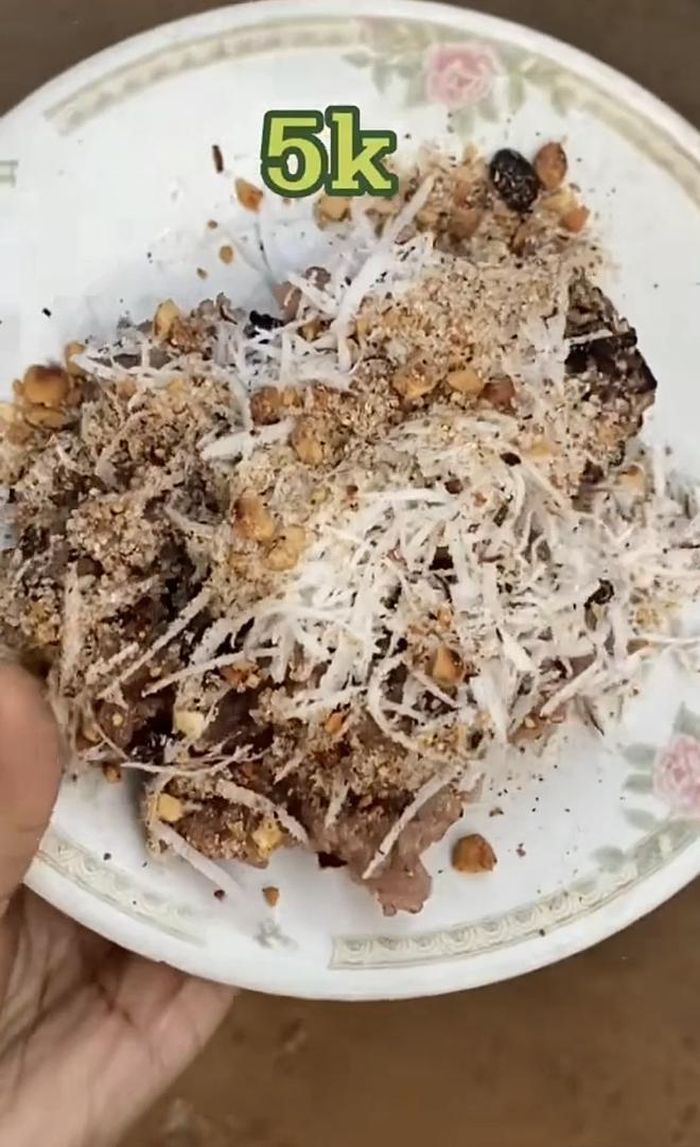 Dạo một vòng khu chợ rẻ bậc nhất Việt Nam tại Bình Định: Cầm 50k ăn được đủ món 16