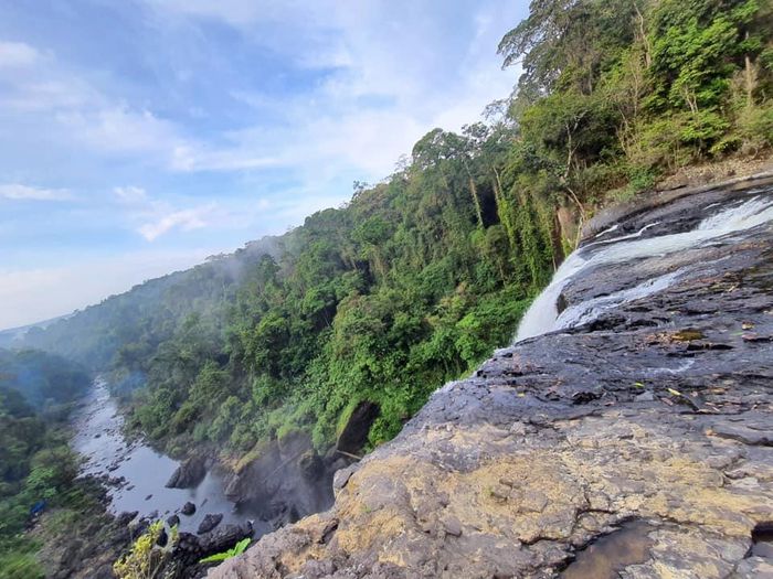 c2a420f0a1b248ec11a3 Top 7 Ấn tượng Việt Nam: Hai ngày chinh phục thác Hang Én 19