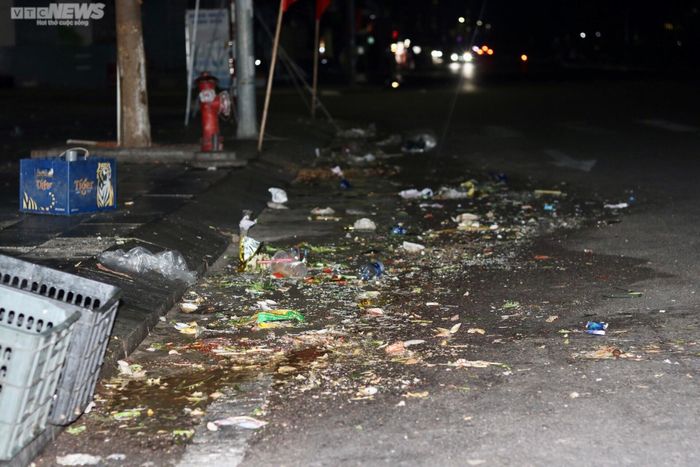 c416f98431c6d89881d7 Nỗi lòng người lao công sau ngày đông nghẹt khách du lịch ở Quy Nhơn 25