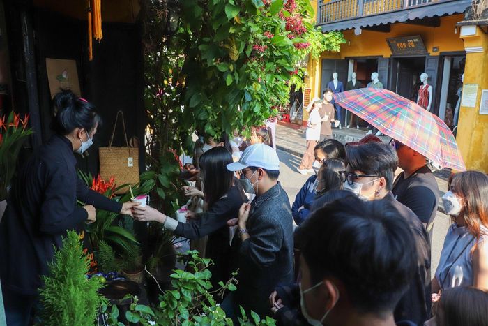 d1691459ca1b23457a0a Khách tăng, khó đặt phòng khi đến du lịch miền Trung 7