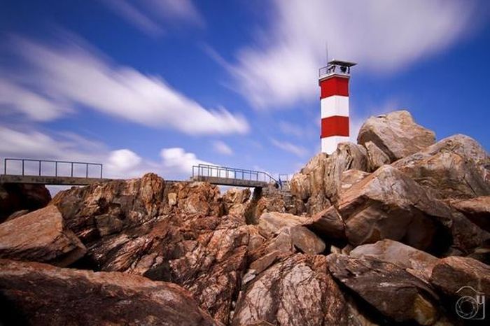 d1b3d763fb2e12704b3f Ngọn hải đăng nổi tiếng ở Phú Yên có tên là gì? 18