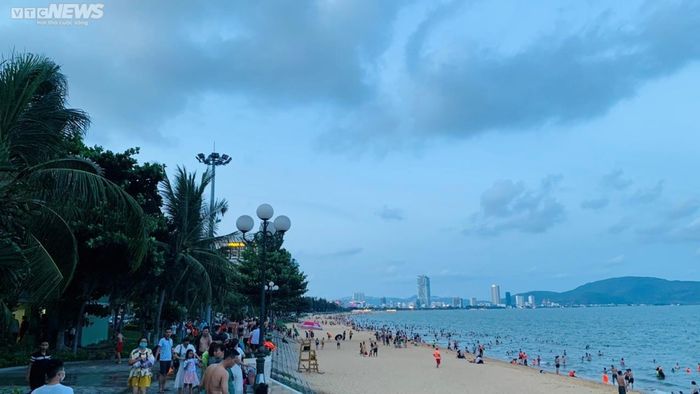 d240535b9c1975472c08 Nghỉ lễ 2/9: Quy Nhơn đông nghịt khách, Phú Yên nhiều điểm du lịch quá tải 2