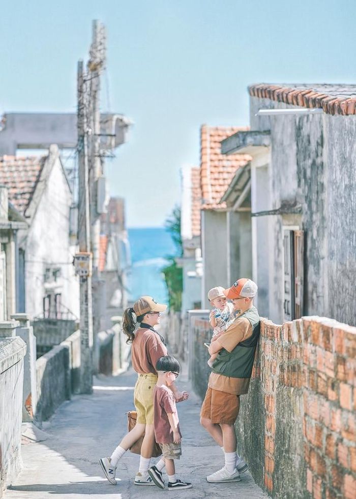 d7636366b924507a0935 Bé 10 tháng tuổi cùng bố mẹ phượt 100km/ngày bằng xe máy, chụp bộ ảnh đẹp như truyện tranh 35