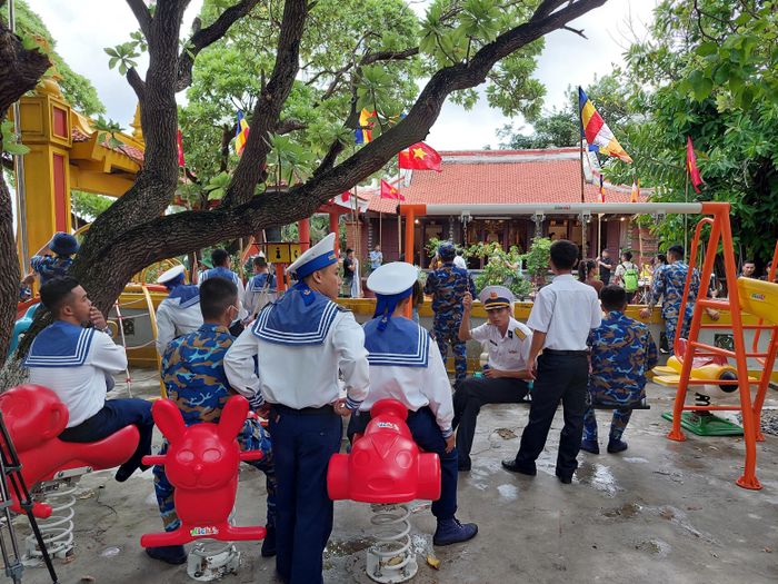 dd2a6ee5b8a751f908b6 Ánh đạo vàng trên biển lớn, kỳ 2: Thăm quần thể 9 ngôi chùa Việt giữa Trường Sa 5