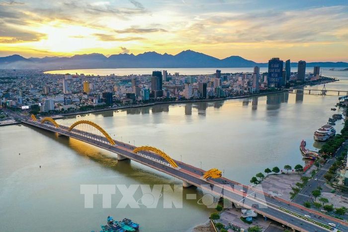 Hè tháng 6 cháy với nắng rực rỡ miền Trung 2