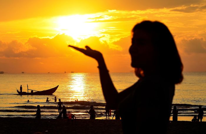 e0d03f7fda3d33636a2c Du khách đổ xô đến biển Bình Định, Quảng Ngãi đón bình minh 6