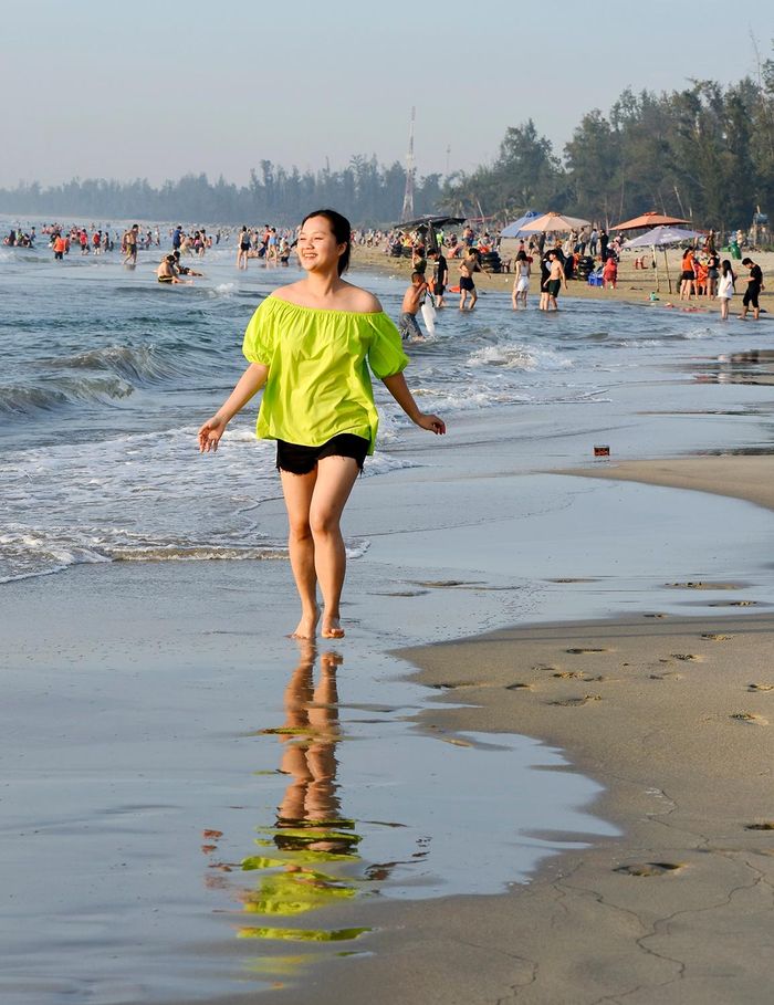 e31cd9c33c81d5df8c90 Du khách đổ xô đến biển Bình Định, Quảng Ngãi đón bình minh 10