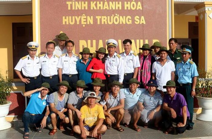 ea52e05c0a1ee340ba0f Long lanh ký ức Trường Sa 2