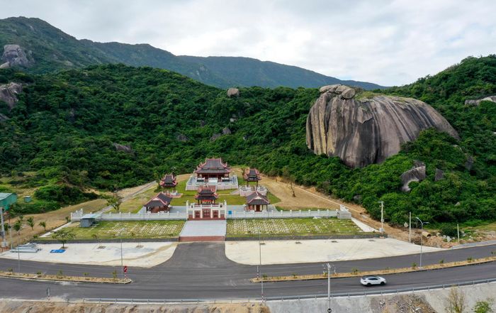 Phong cảnh hữu tình trên tuyến đường ven biển ở Bình Định 14