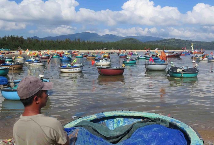 Thân thương thuyền thúng 0