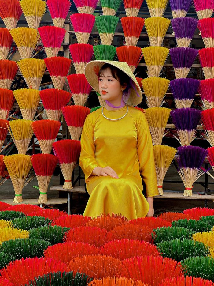 f5bf4507b045591b0054 Con gái đưa mẹ đi phượt xuyên Việt 38