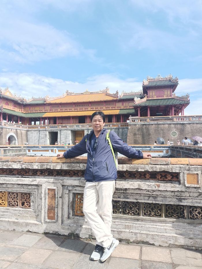 fe78974f4e0da753fe1c-1 Thầy giáo 52 tuổi đi xe máy xuyên Việt, kể lúc chặn đầu ô tô trên 'đèo gió hú' 39