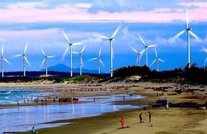 Ngỡ ngàng vẻ đẹp mê hoặc của cánh đồng điện gió trên biển Quy Nhơn