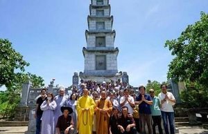 Lâm Đồng: Chùa Linh Phước cúng dường trường hạ các tỉnh miền Trung