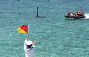 Hoa tiêu nơi đảo chìm