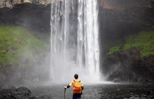 Lái xe xuyên đêm, vượt hơn 1000km chinh phục thác K50 đẹp như tiên cảnh ở Gia Lai