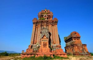 Kiến trúc độc đáo của Tháp Bánh Ít trước khi được tu bổ