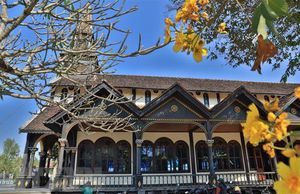 Khám phá nhà thờ gỗ cổ kính và tráng lệ hơn 100 năm tuổi ở Kon Tum