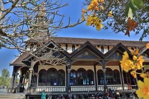 Khám phá nhà thờ gỗ cổ kính và tráng lệ hơn 100 năm tuổi ở Kon Tum