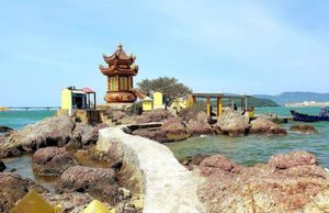 Tháp Thầy Bói – Điểm du lịch tâm linh nổi tiếng trên đầm Thị Nại