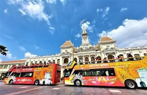 Lượn phố và lướt sông… ‘Sài Gòn hồi sinh lại rồi’