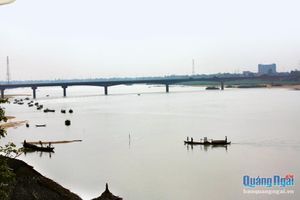 Quán cơm, ghe bầu và ngựa trạm