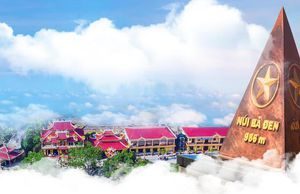 Ly kỳ sự tích người con gái báo mộng trên núi thiêng nhất VN