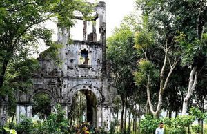 Hoài niệm giáo đường dưới núi lửa Chư Đăng Ya