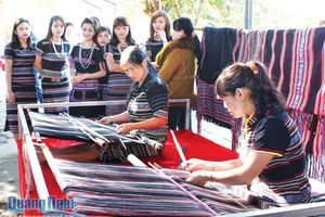 thumnail-720 Đôi nét về tộc danh 'Hrê'