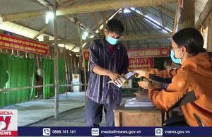 Bầu cử sớm ở ngôi làng giữa núi rừng Bình Định