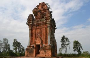 Về Bình Định chiêm ngưỡng tháp Cánh Tiên