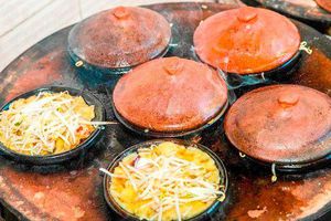 thumnail-911 Bánh xèo giữa Tháp Chàm và thơ