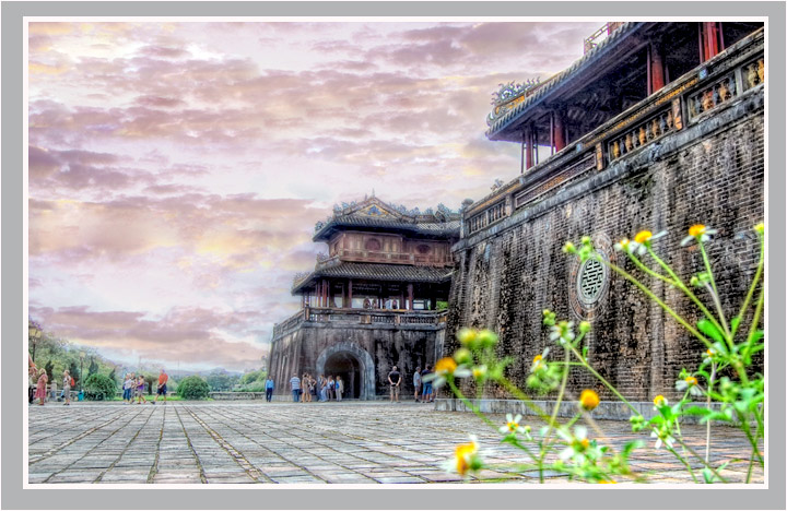 Du lịch Ngọ môn Huế